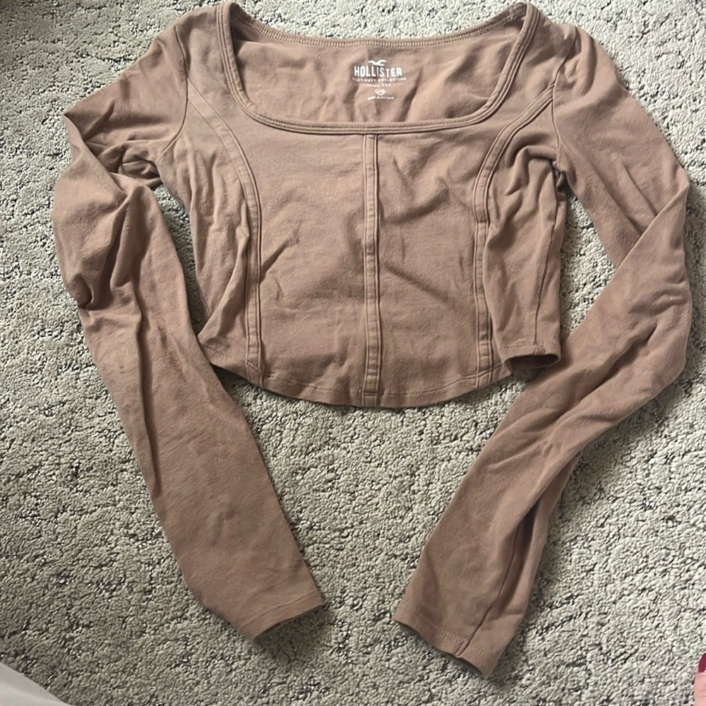 Hollister Cropped Baby Tee Long Sleeve